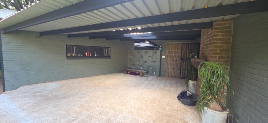 3 Bedroom Property for Sale in Flamwood North West